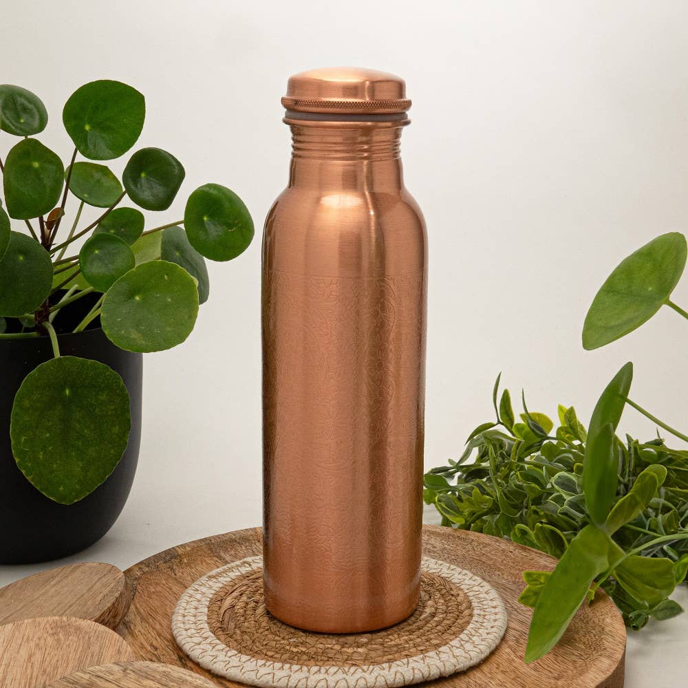 Botella de agua de cobre puro con patrón grabado mate ± 750 ml (pesada)